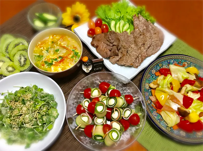 Snapdishの料理写真:息子のお肉プレートと残り野菜でアレコレ〜🤣💦|バシュランさん