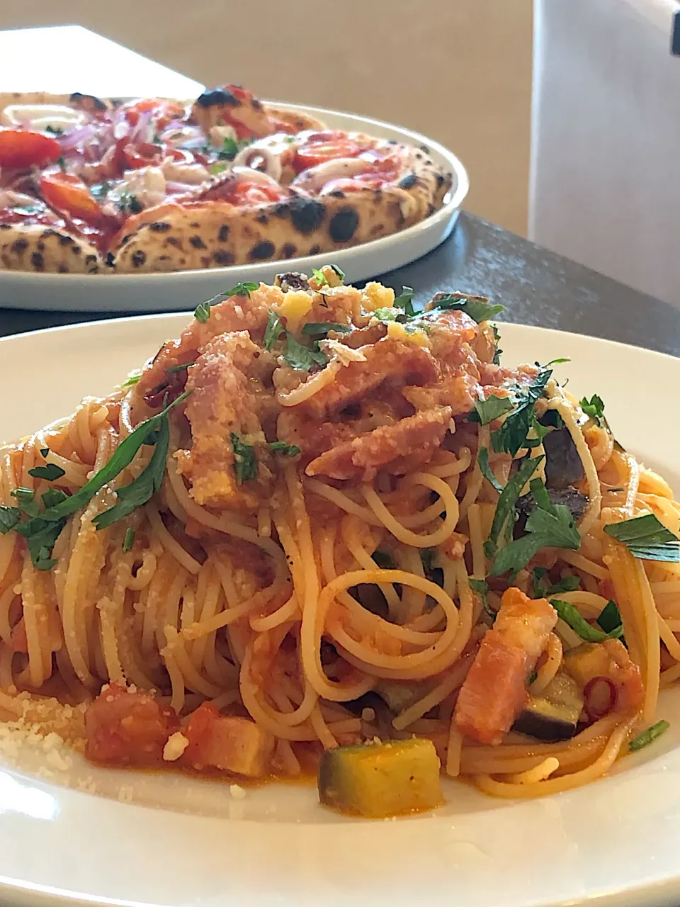 Snapdishの料理写真:ベーコンと茄子とバジリコのトマトソースパスタ|sudachiさん