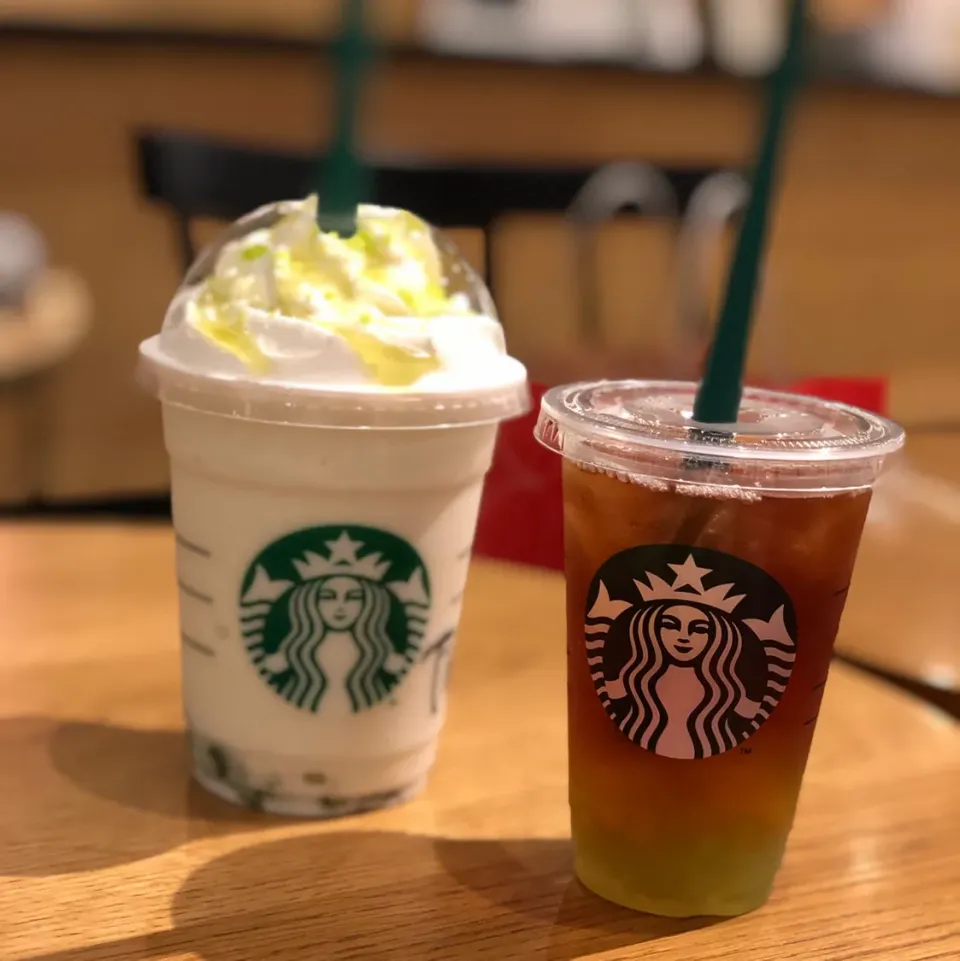 Snapdishの料理写真:アップルジェリーアイスティー🍏とグリーンアップルジェリーフラペチーノ🍏|Sakikoさん