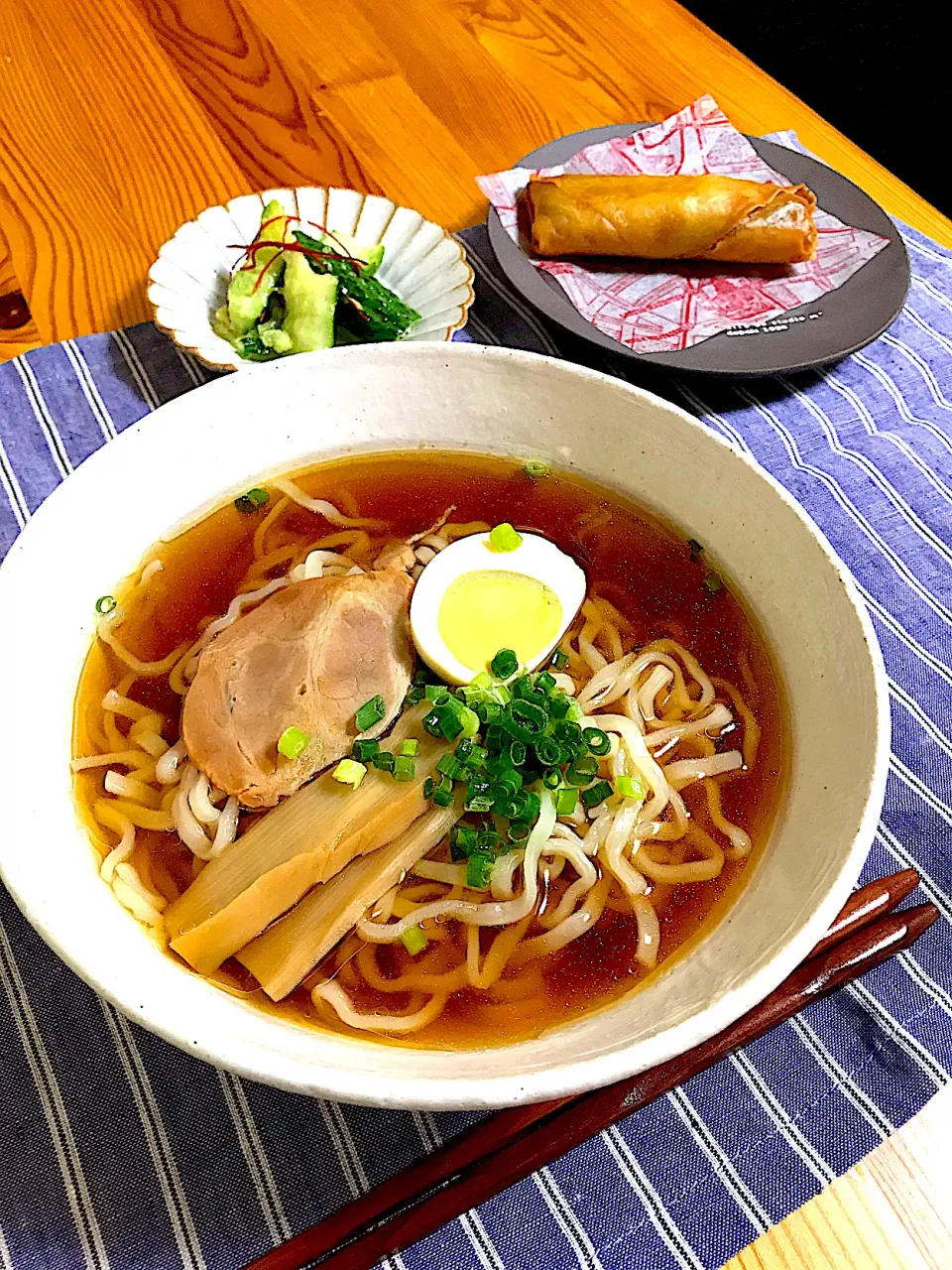 Snapdishの料理写真:【チルド麺】喜多方ラーメン、春巻き、たたききゅうり|sayaさん