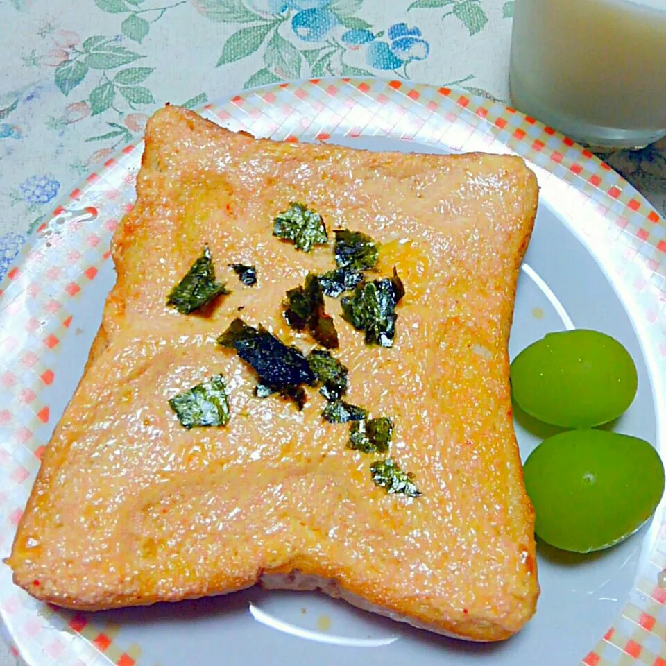 Snapdishの料理写真:まるでお店の味☆明太子トースト|うたかた。さん