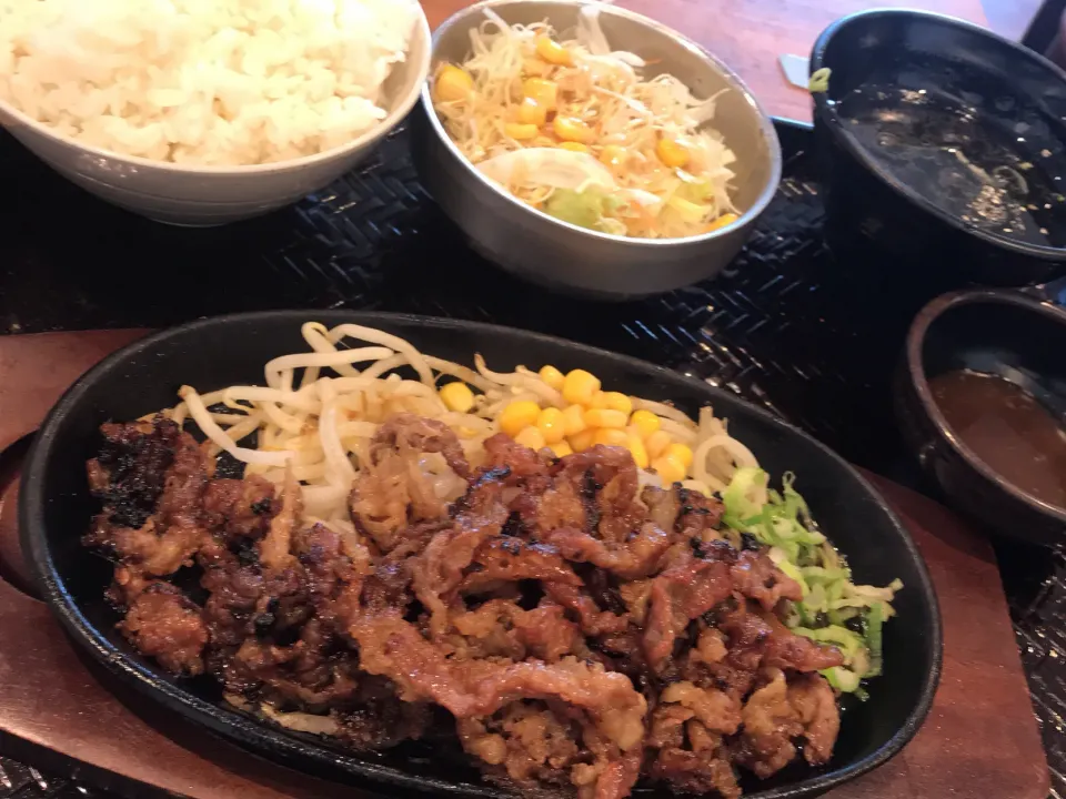 Snapdishの料理写真:カルビ定食 ごはん大盛り|まさとさん