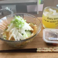 Snapdishの料理写真:長芋そば(玉ねぎぽん酢味)|よぉ〜さん