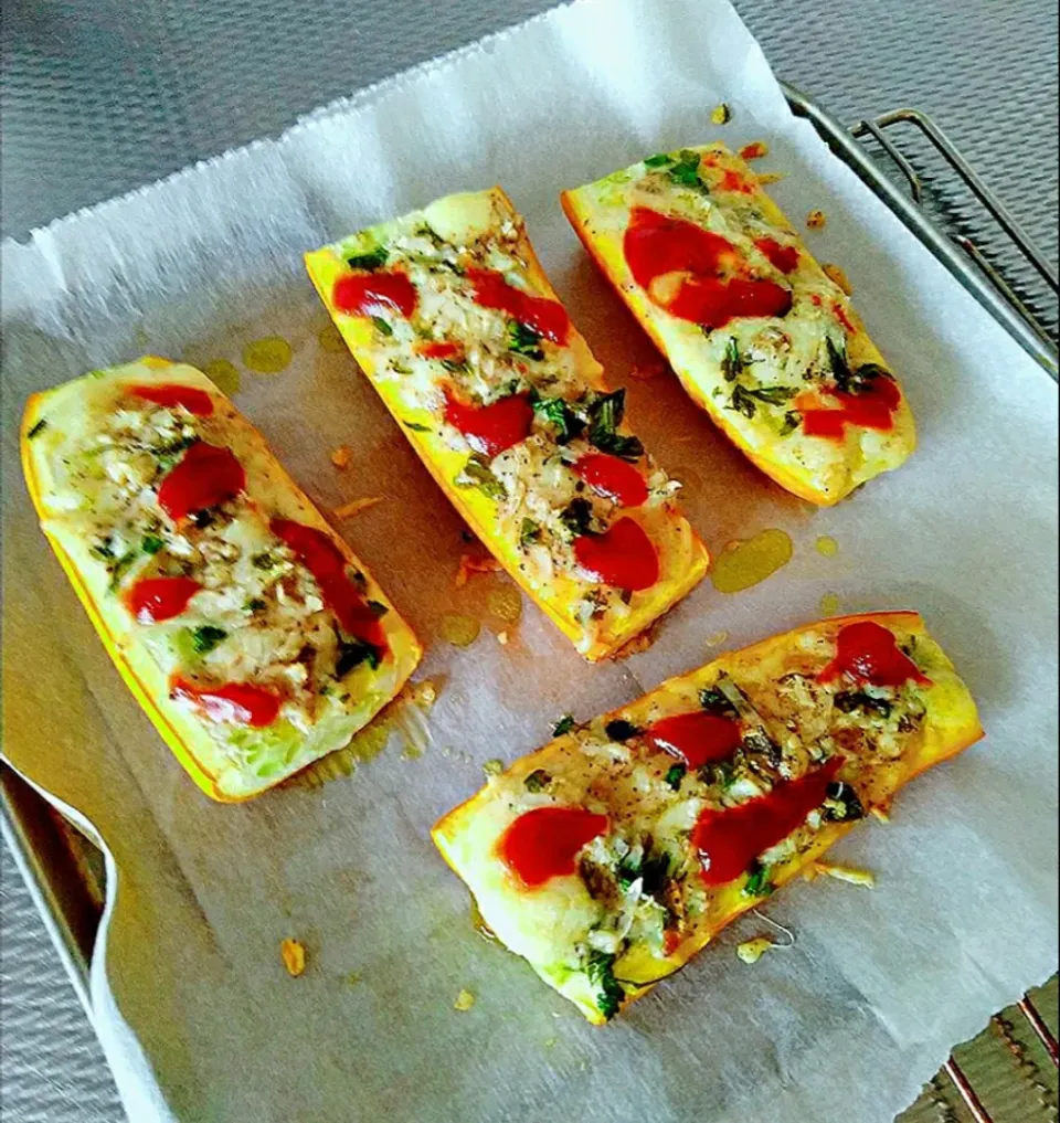 zucchini pizza|reginaさん