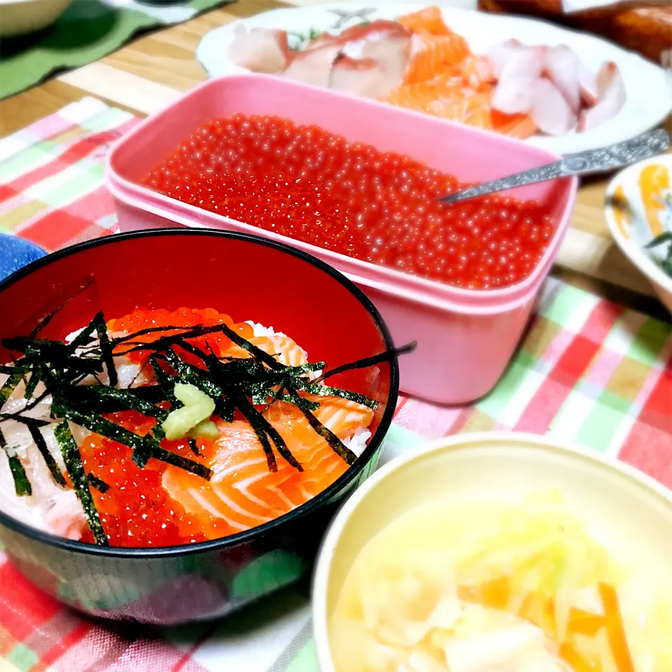 お夕飯  サーモンいくらハマチ丼|renharuruさん