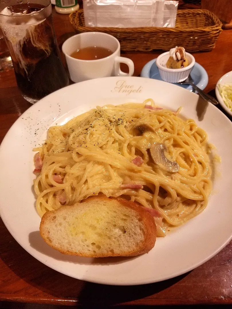 Snapdishの料理写真:キノコとベーコンのカルボナーラ|nobさん