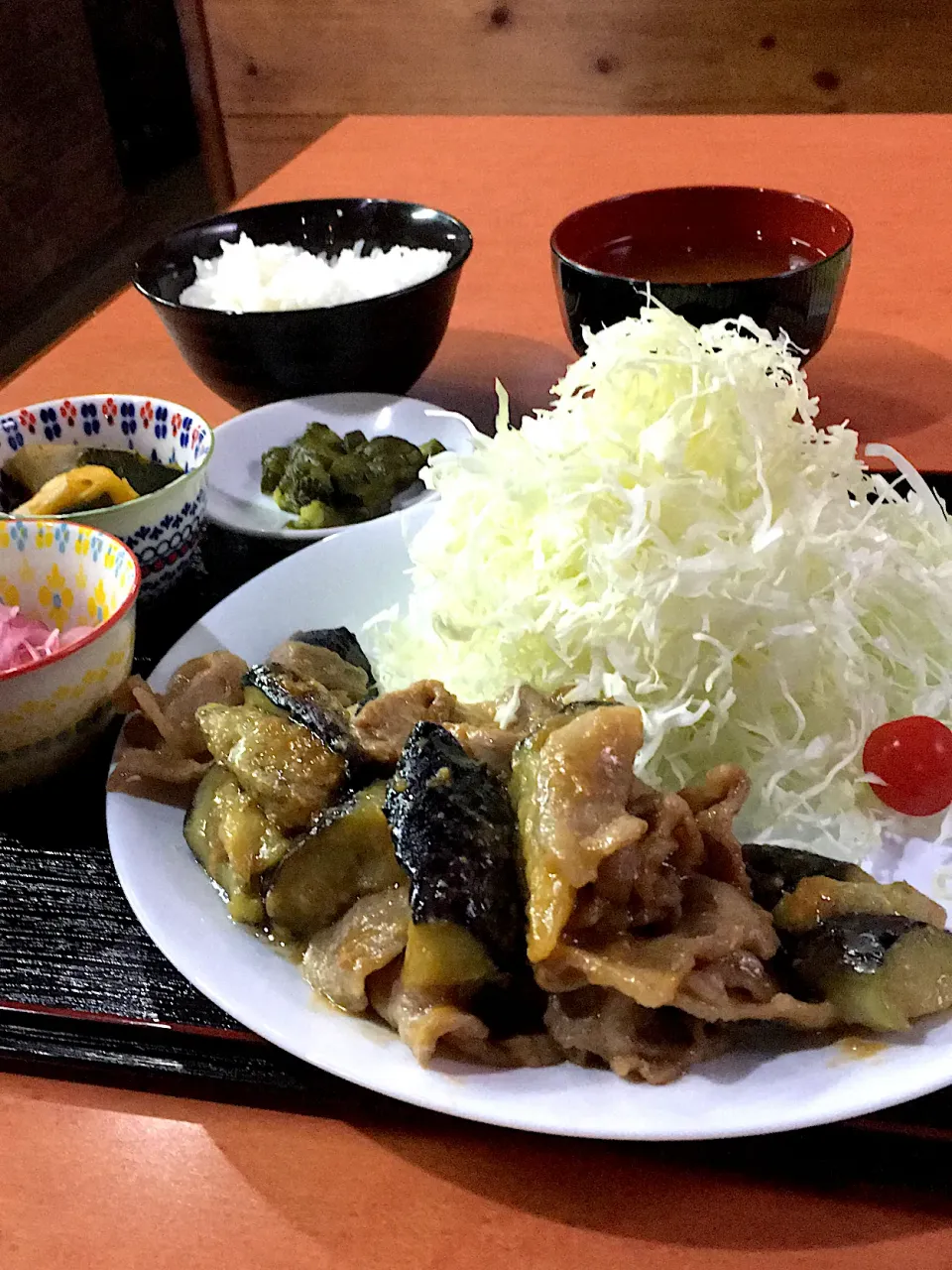 豚と茄子のハチミツ味噌炒め|ホルモン処あまみさん