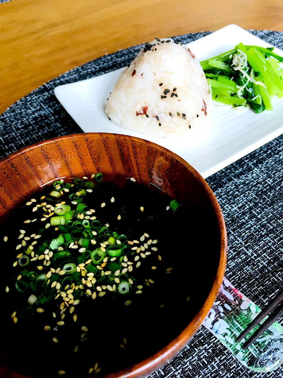 Snapdishの料理写真:今日のお家で一人ランチは                           めるぼさんの料理 韓国人から教わった簡単＆素朴な味わい【海苔スープ】🥣🥢♪♪|ミッチ☆ママさん