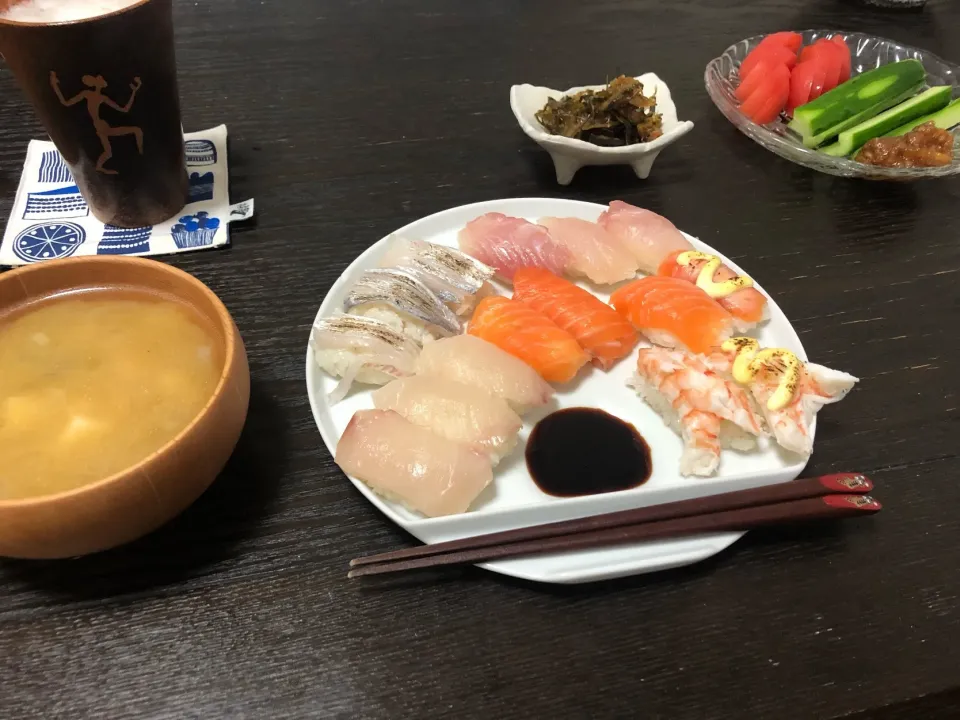 Snapdishの料理写真:夜ご飯
#お寿司#握り寿司#おうちごはん|かなさん