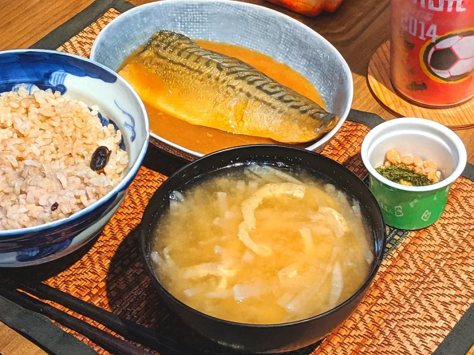 鯖味噌＆納豆＆玉ねぎの味噌汁|まぐろさん