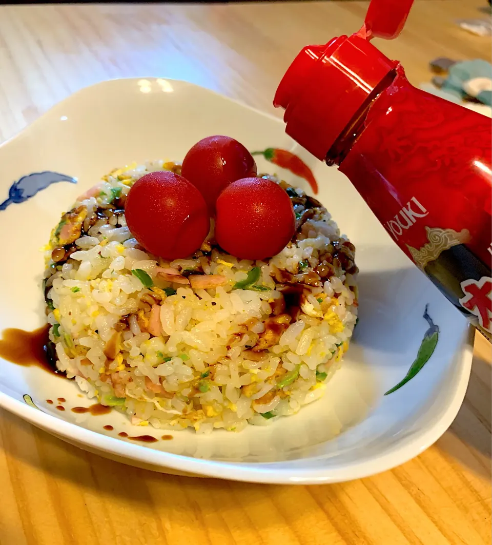 炒飯に生がけオイスターソース❣️|みっこちゃんさん