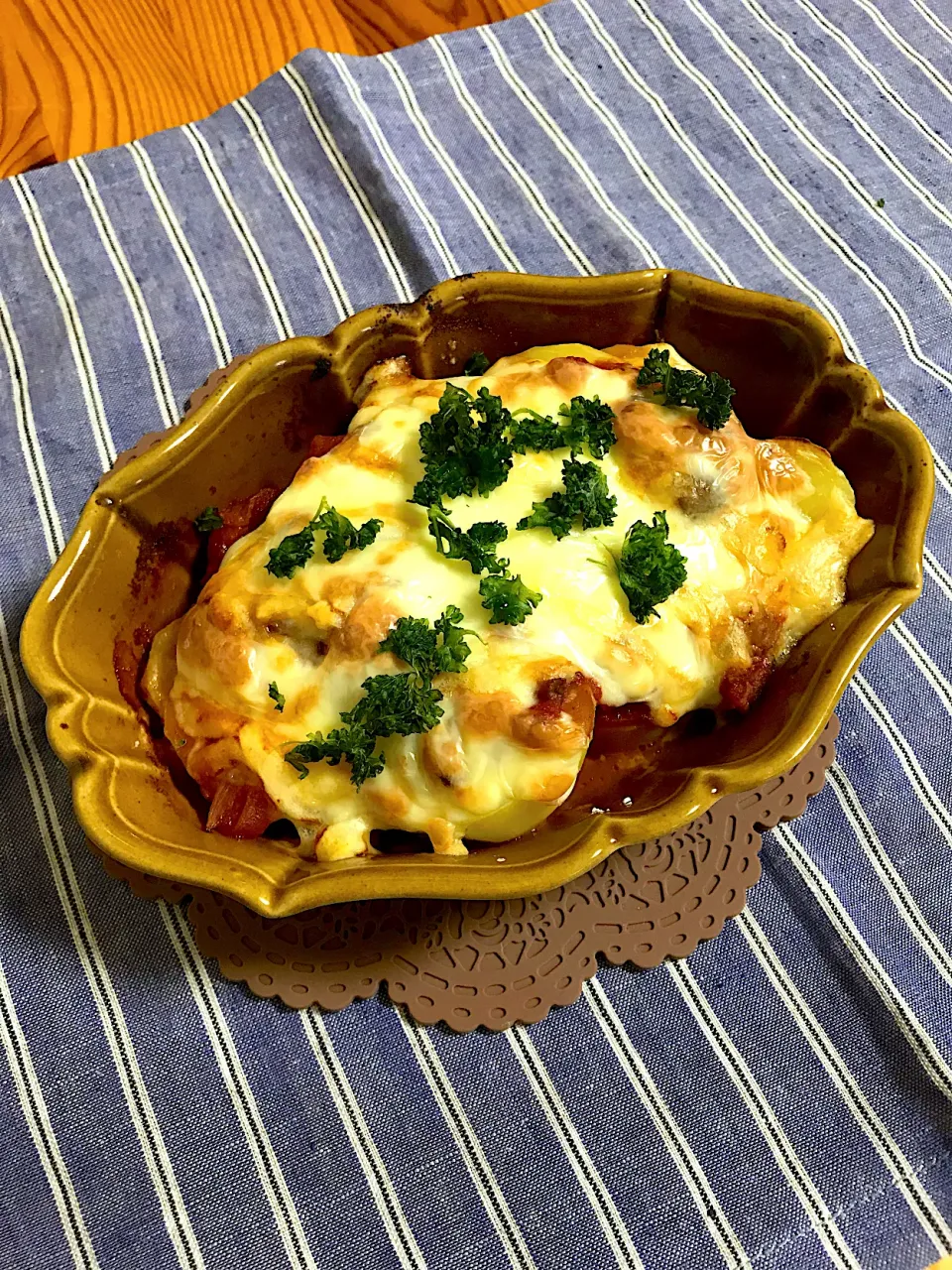 Snapdishの料理写真:大豆のお肉のトマト煮ポテトグラタン【sayaさんの料理 「レンジで！大豆のお肉のトマト煮」のパスタ】|sayaさん