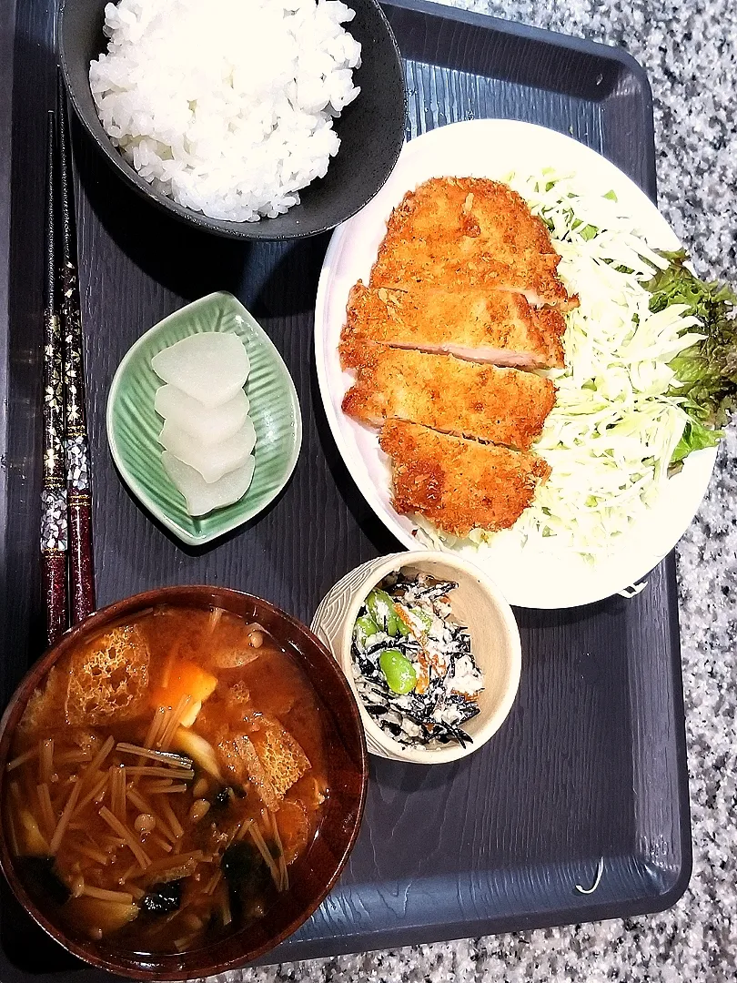 チキンカツ
白和え
味噌汁
漬物|あぁちゃんさん