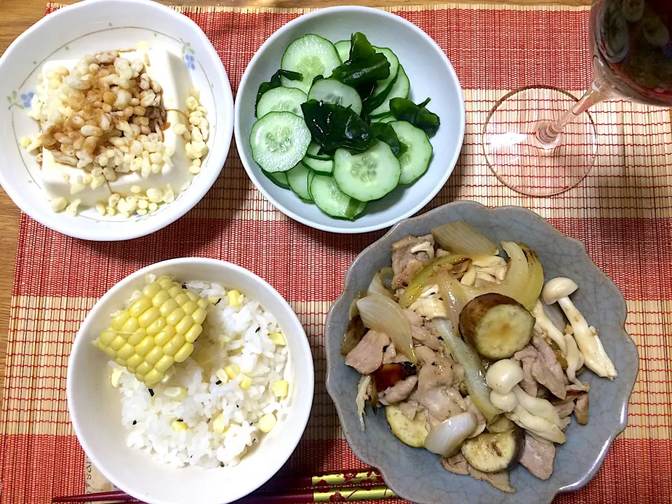 2019/09/02 豚肉と茄子etcステーキソース炒め、きゅうり酢の物、てんかす冷奴、とうもろこしごはん|kykyさん