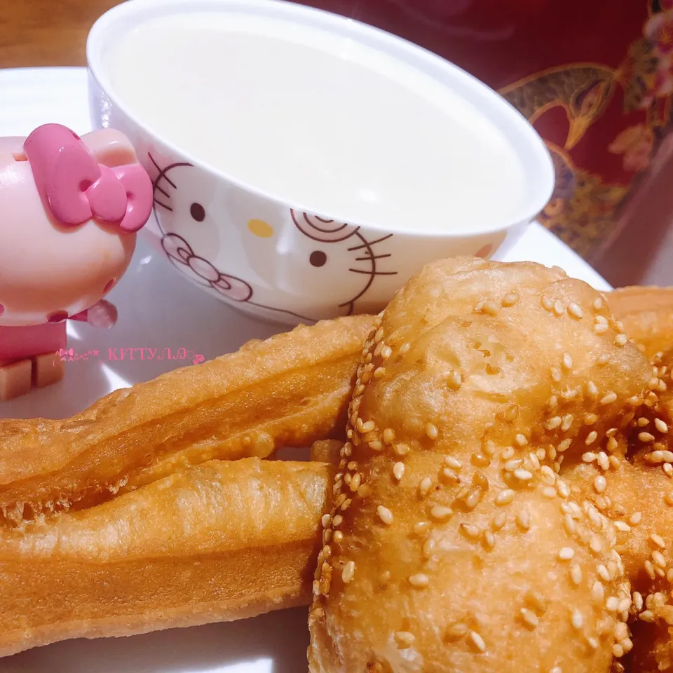 Snapdishの料理写真:🍵Douhua Shuyi ➕Youtiao ➕Fried 🎀|🎀Kittyna🌸さん