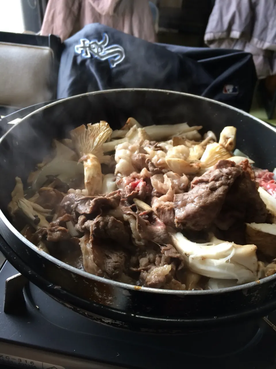 滋賀県甲賀市「魚松」の松茸と近江牛のすき焼き食べ放題「暴れ食い」|隆志さん