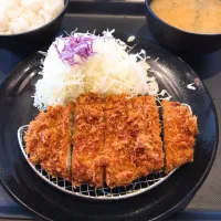 Snapdishの料理写真:#お昼ごはん #松のや #ロースかつ定食|konjironさん