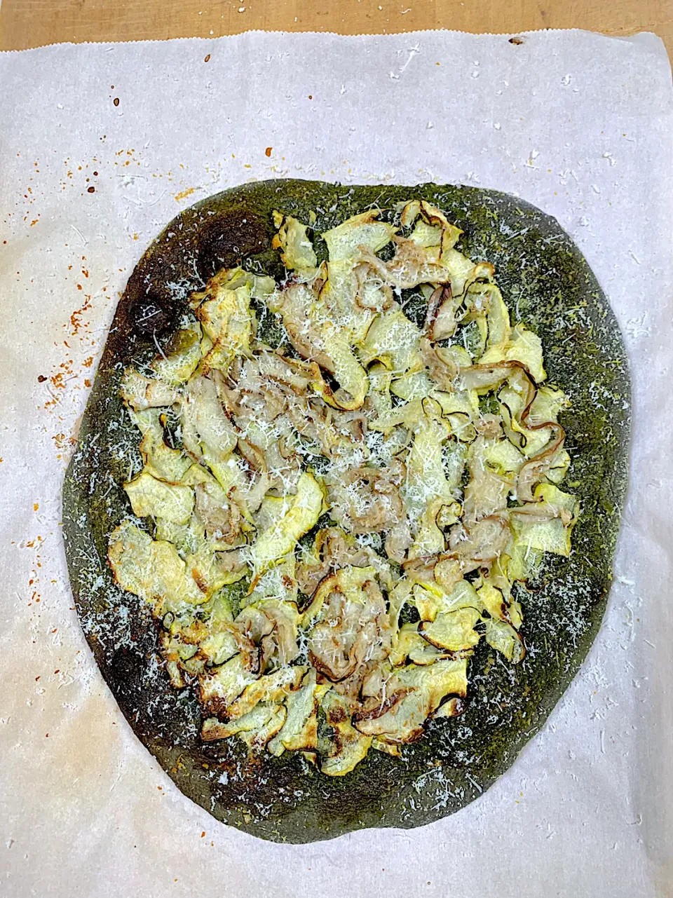 Snapdishの料理写真:pizza basilico di melanzane e zucchine|gonbenさん