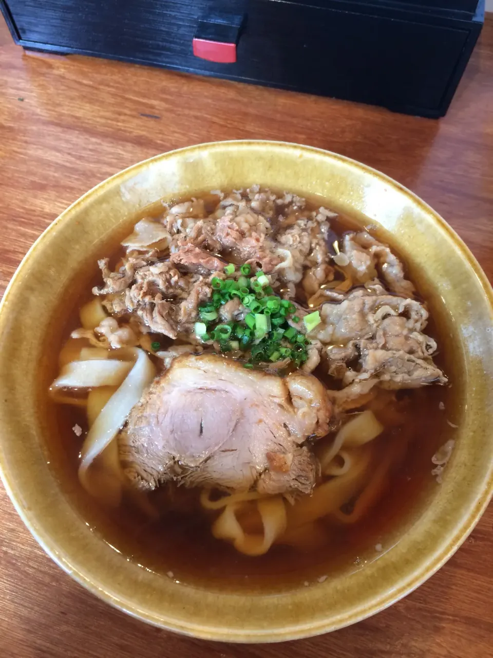 名古屋市営地下鉄丸ノ内界隈「肉うどんさんすけ」の肉うどん|隆志さん