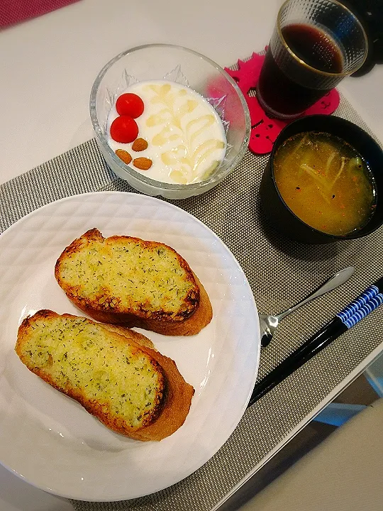 和と洋の朝食|ねこさんさん