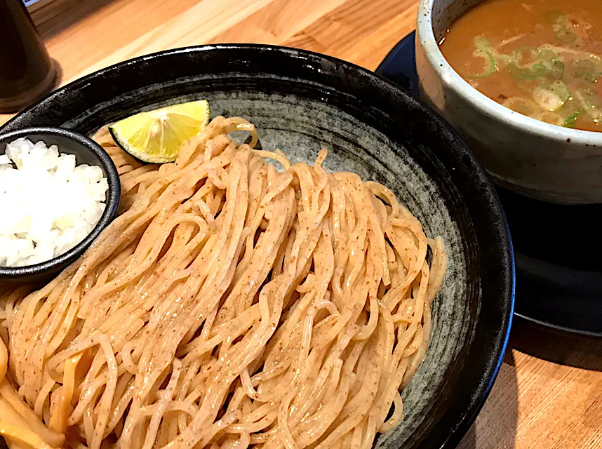 数ヶ月前に近所にできたつけ麺屋さんを初訪問🍜なかなか小麦臭い良い麺ですが… 閉店してしまった、私の好みのつけ麺屋さんの代わりにはならないかなぁ（寂）|にゃあ（芸名）さん