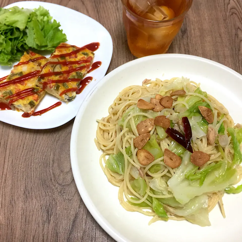 キャベツ アンチョビ ツナのスパゲティとオープンオムレツ|まみっこさん