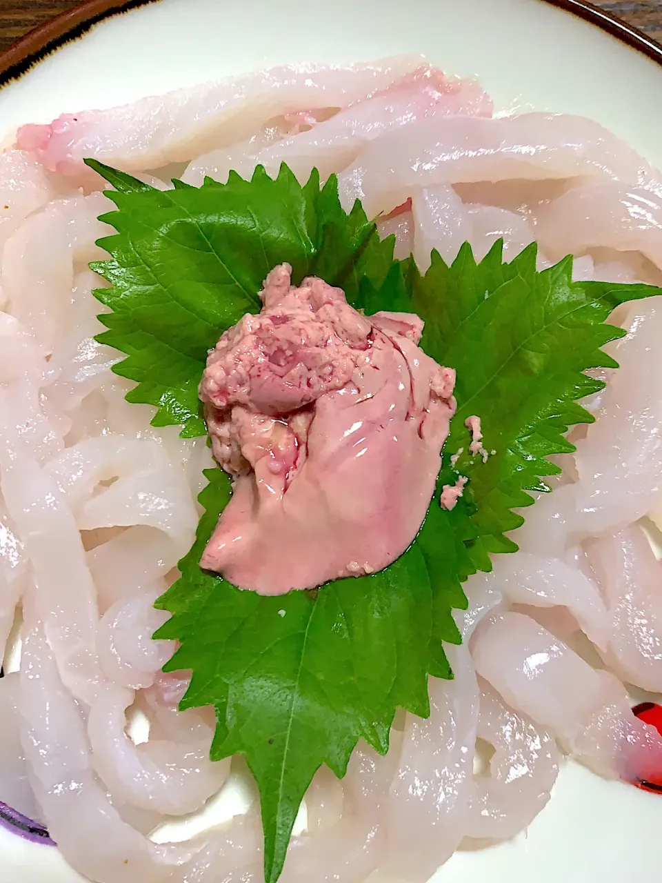 Snapdishの料理写真:カワハギの細造りキモ醤油で|きよっさんさん