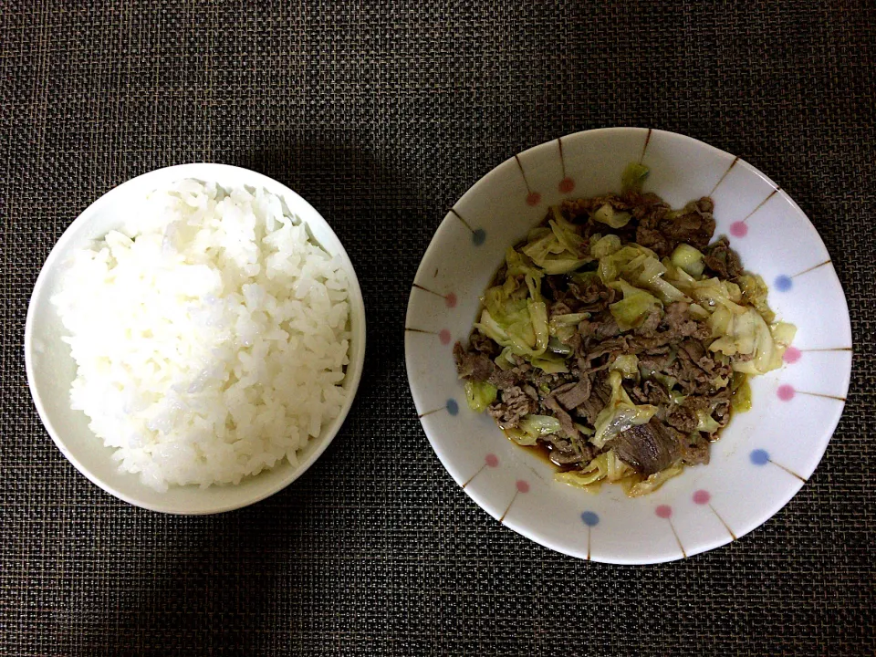 牛肉キャベツ炒めご飯|ばーさんさん