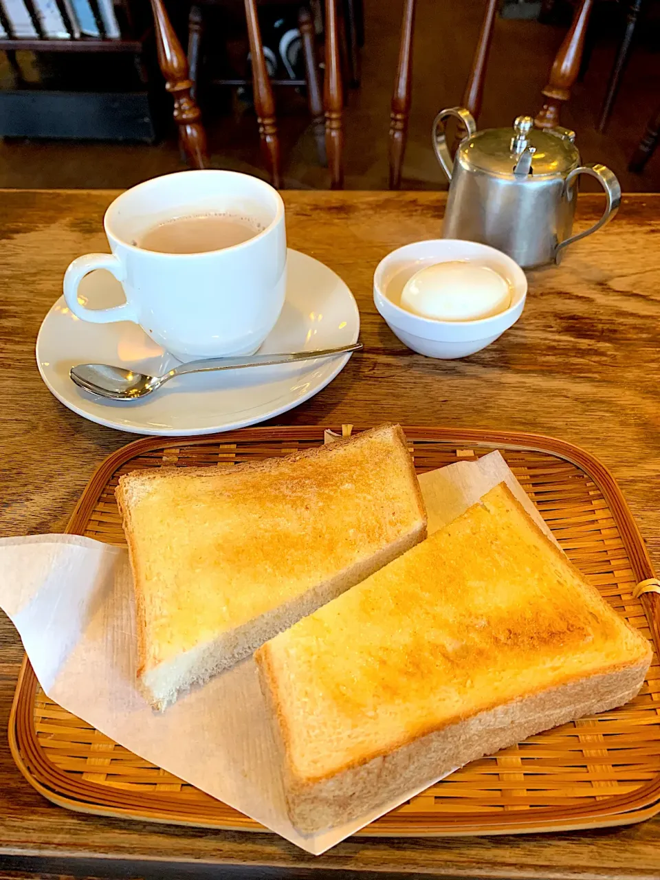 カフェオレ・バタートースト・ゆでたまご|みゃ〜・はつさん