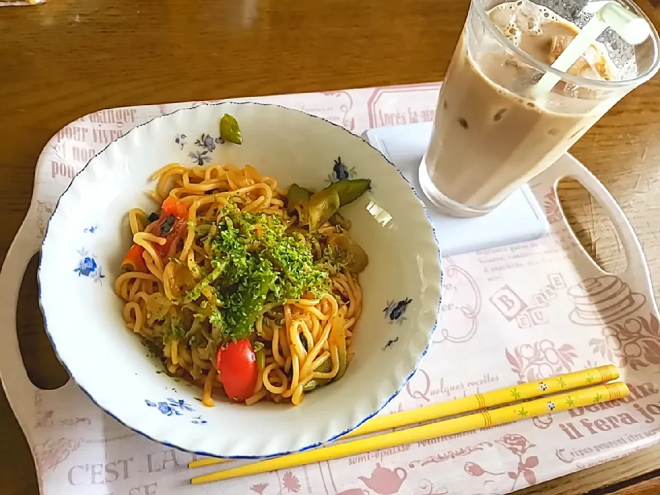 焼きそばとカフェオレ|aiさん