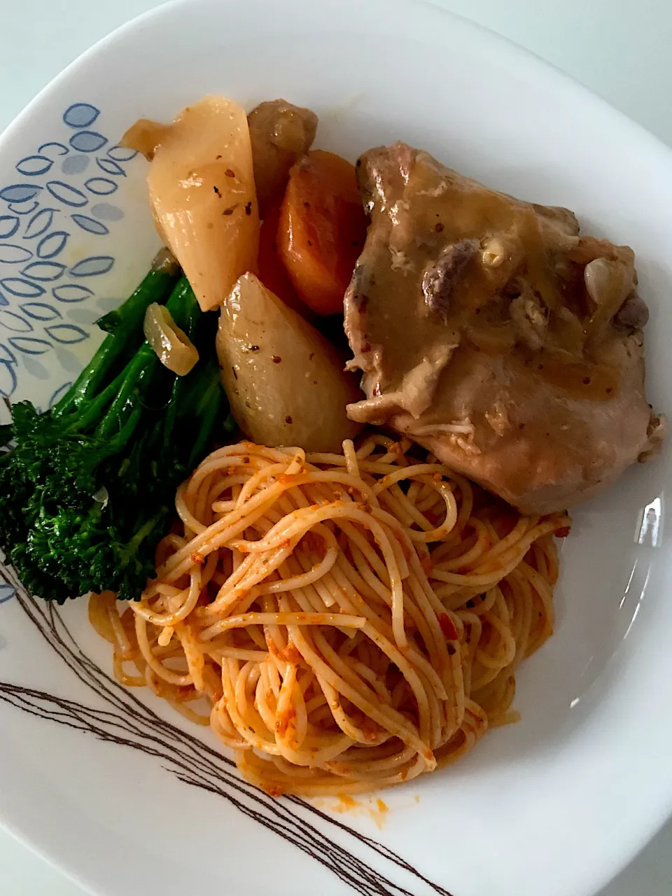 Braised chicken in Meyer lemon sauce, chilli pesto pasta and sautéed broccolini|Ong Sor Fernさん