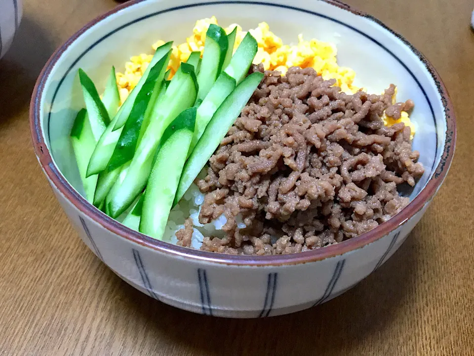 Snapdishの料理写真:三色丼|ぱるさん