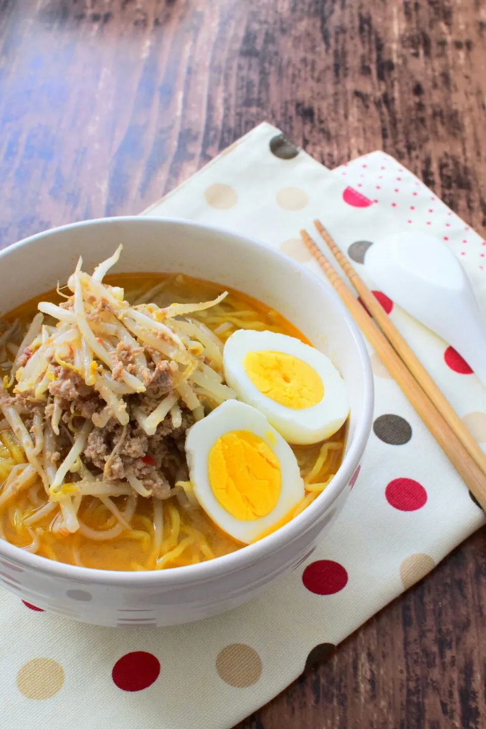 Snapdishの料理写真:もやしたっぷり！味噌ラーメンのレシピ|アマイモノ・クウ蔵さん