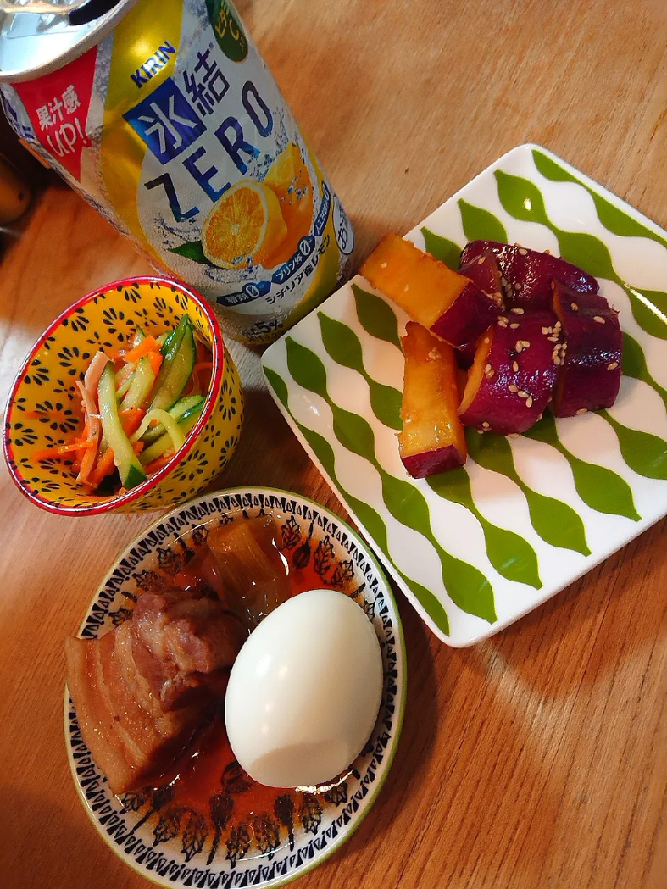 Snapdishの料理写真:豚の角煮
春雨サラダ
揚げない大学いも🍠|みっちゃんさん