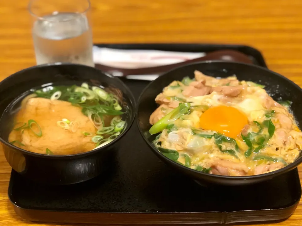 Snapdishの料理写真:福屋広島駅前店 全国フードフェスティバル 道頓堀 今井 親子丼と小きつねうどんセット|ddr3rdmixさん