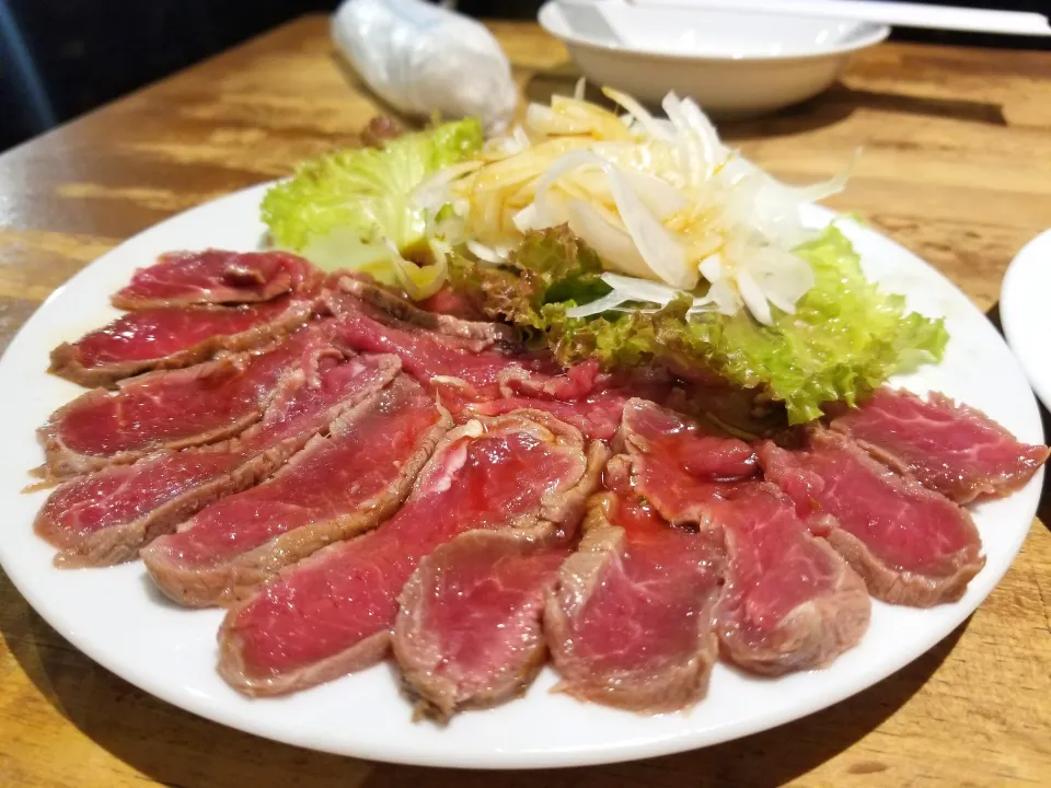 Snapdishの料理写真:薄切りレアステーキ|しあるさん