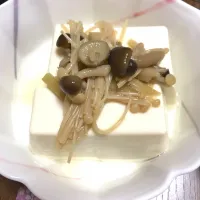 Snapdishの料理写真:なめたけ豆腐|しめじさん