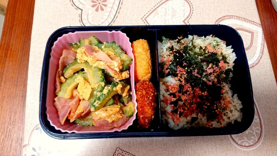 Snapdishの料理写真:ゴーヤーとベーコンの卵炒め物❤️旦那さんお弁当🎵😊|かおるcitronさん