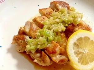 Anelaviviさんの鶏肉のカリカリ焼き☆ネギ塩レモンソース #楽天レシピ|楽天レシピさん