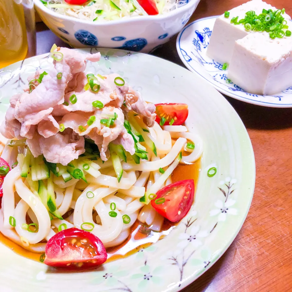 Snapdishの料理写真:【豚しゃぶうどん♪】|ristorante_sallyさん