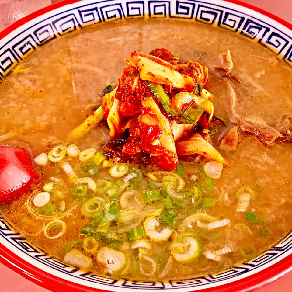 豚太郎の味噌ホルモンラーメン|ち〜おんさん