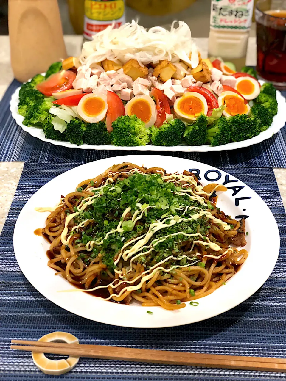 Snapdishの料理写真:ねぎ焼きそば！ 筋肉モリモリサラダ🥗！|Mayumiさん