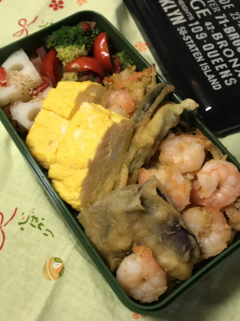 超ボリューミーかき揚げ丼弁当|りかさん