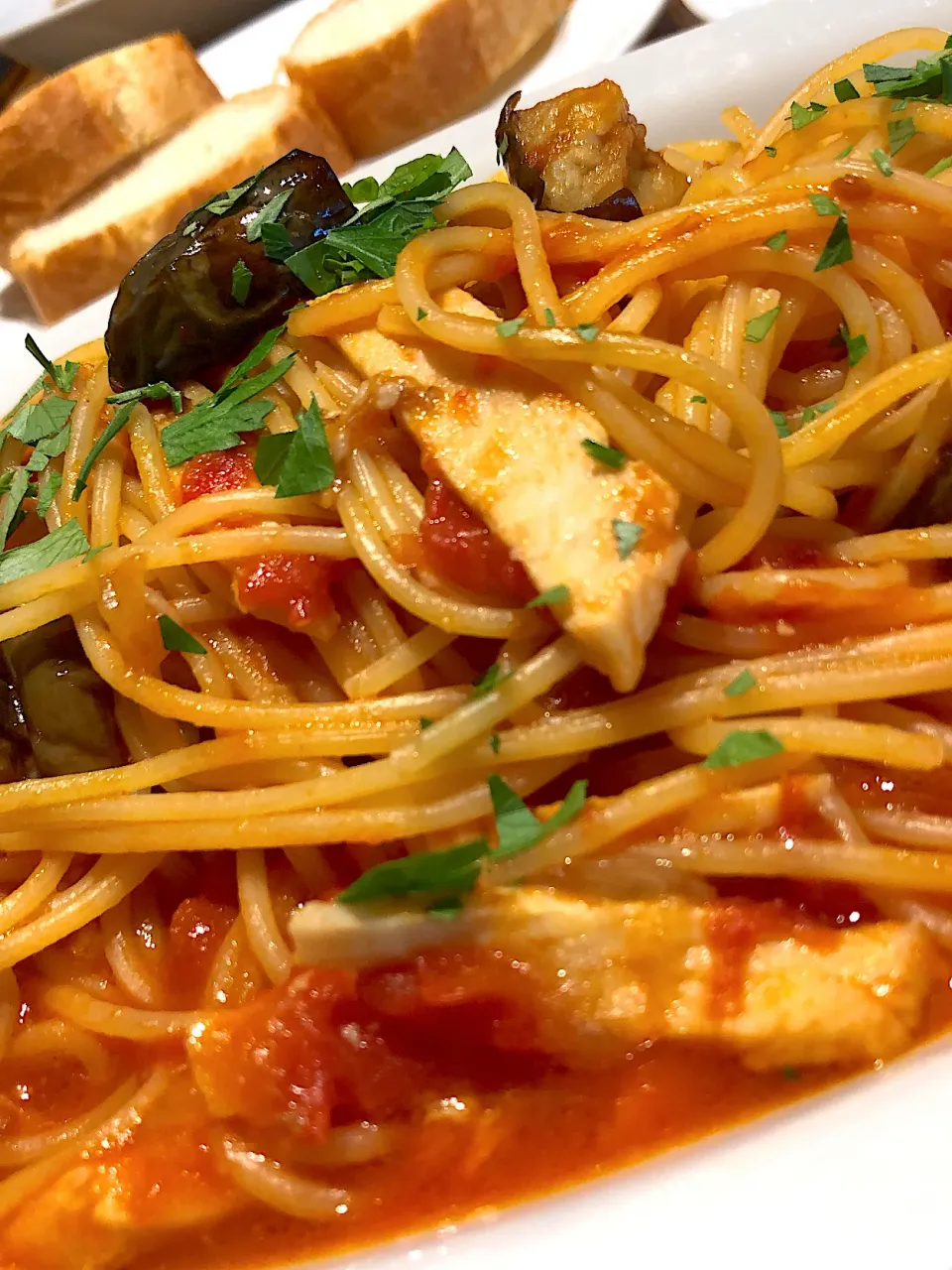 Snapdishの料理写真:Tomato sauce pasta with eggplant and chicken|Haruki Luke Nakamineさん