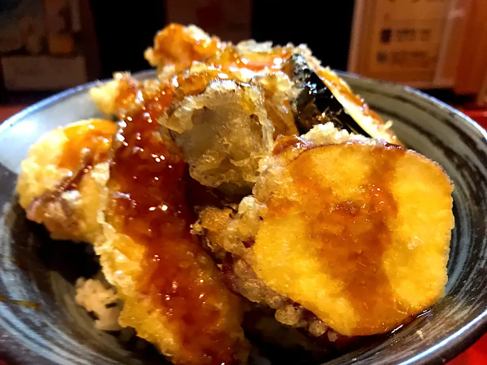 厚切りとり天丼 野菜天のせ、。黒酢たれ|なお🅿️さん