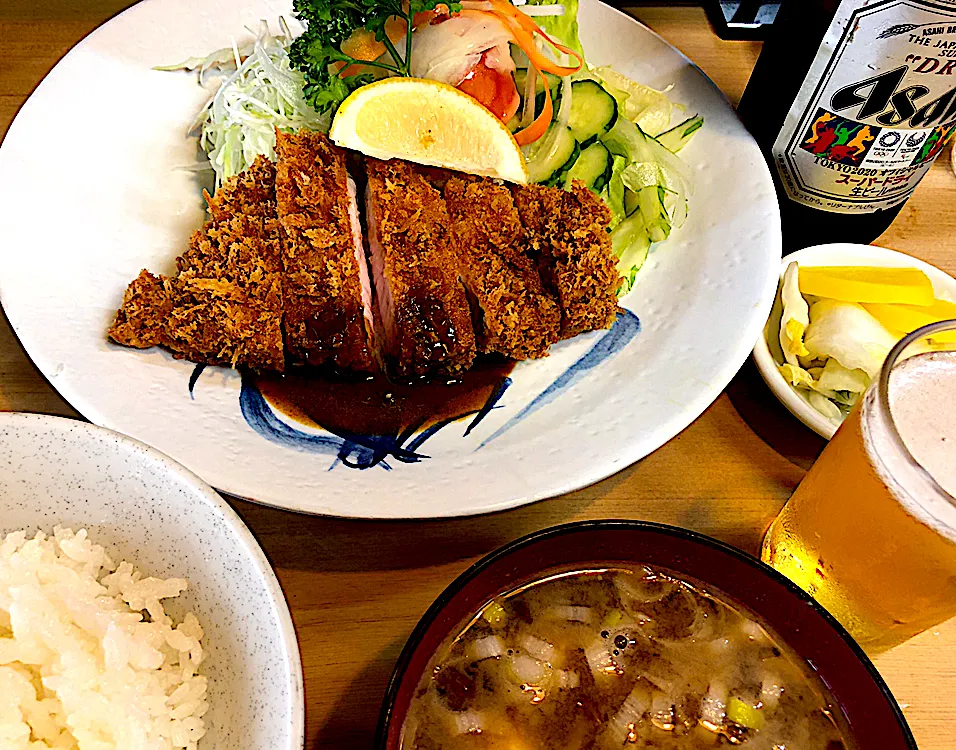 Snapdishの料理写真:ロースカツ定食|須佐 浩幸さん