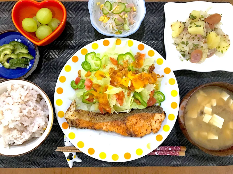 Snapdishの料理写真:鮭ののムニエル定食|ゆうかさんさん