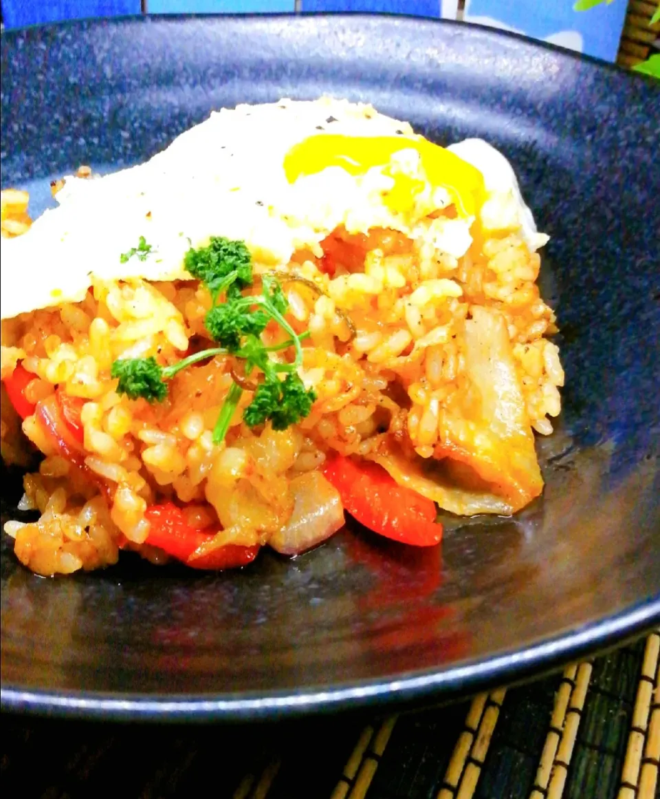 インドネシア屋台飯風( ˘ ³˘)♥ナシゴレン( ˘ ³˘)♥うま〜ぃ

ケチャップライスに目玉焼き!

定番の組み合わせ|ペンギンさん