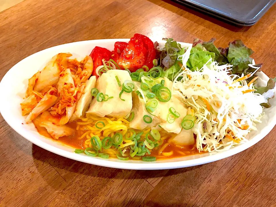 Snapdishの料理写真:鶏むねハムの蒟蒻麺冷麺|ヤススティッチさん