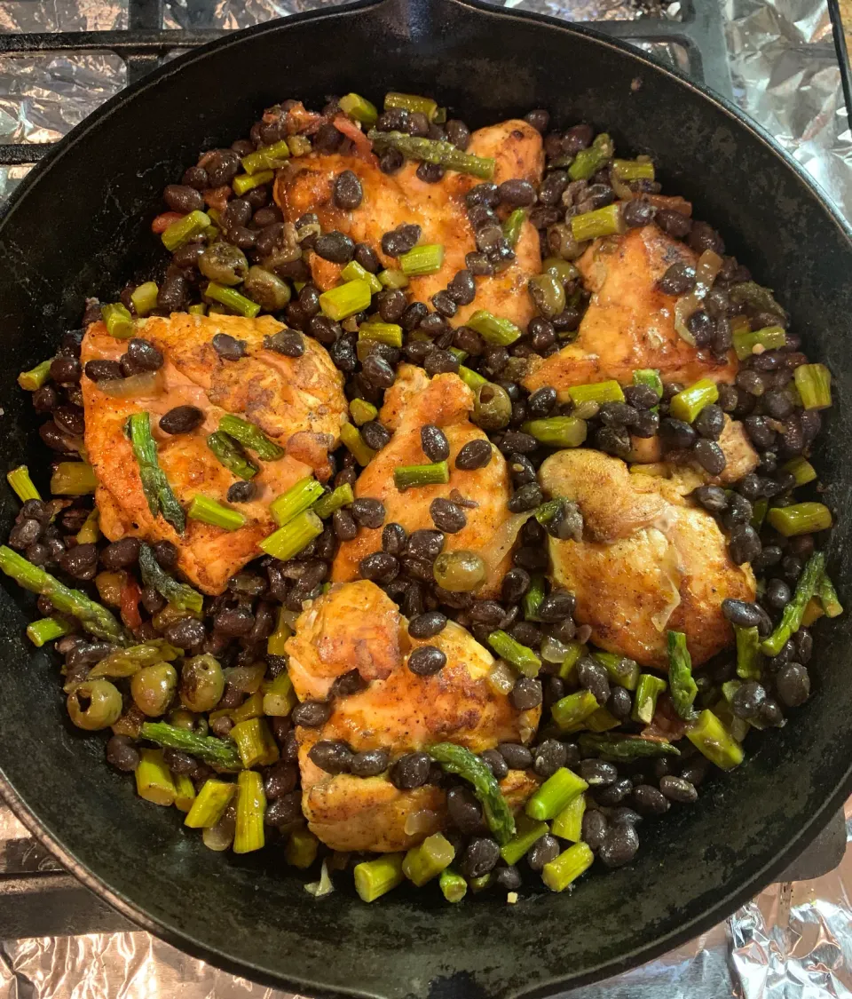 Oven-Baked Chicken Breast with Olives, Asparagus and Beans|Alma's Home Kitchenさん